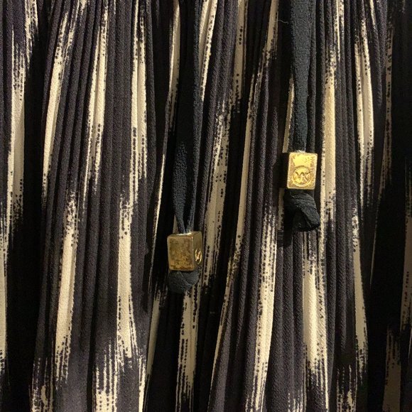 Michael Kors Navy and White Dress - Picture 5 of 5